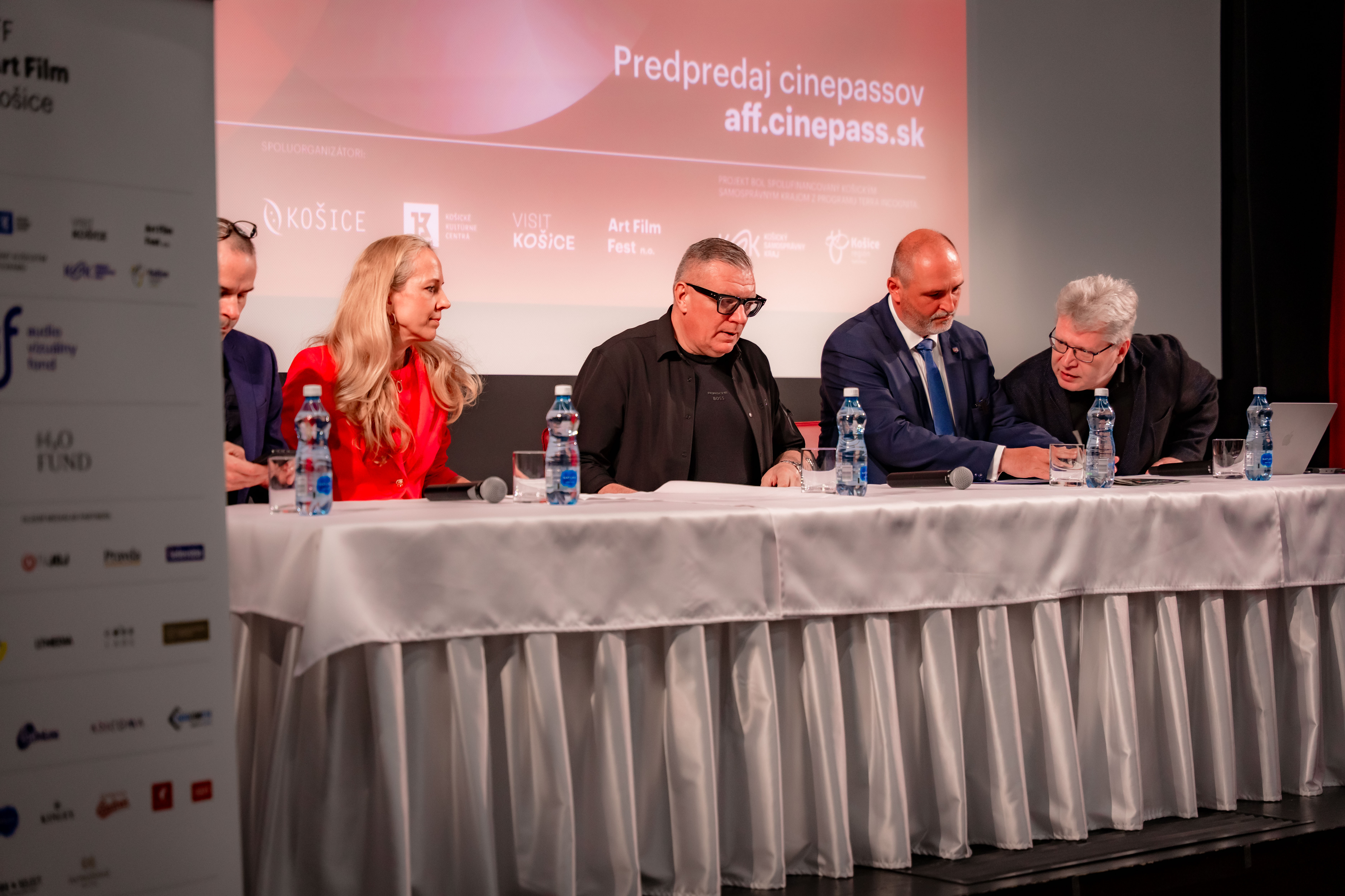 Tlacova konferencia - Medzinarodneho filmoveho festivalu ART FILM -1-2